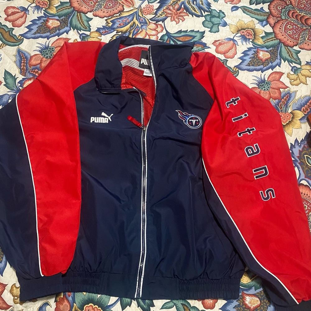 Vintage Puma Men’s Red and Navy Tennessee Titans Windbreaker
